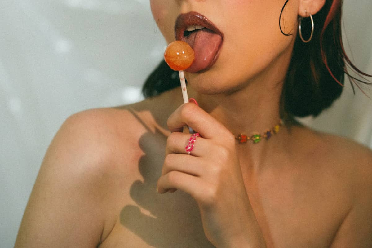 Giving blowjobs - sucking cock - what the people performing oral sex think